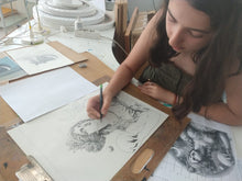 Carregar imagem no visualizador da galeria, Aulas presenciais de Desenho e Pintura - Galerias Via Veneto na Av. João XXI