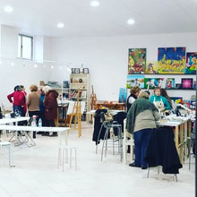 Carregar imagem no visualizador da galeria, Aulas presenciais de Desenho e Pintura - Galerias Via Veneto na Av. João XXI