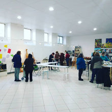 Carregar imagem no visualizador da galeria, Aulas presenciais de Desenho e Pintura - Galerias Via Veneto na Av. João XXI